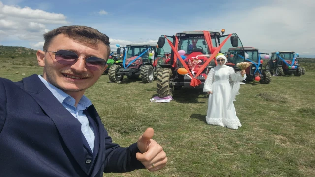 Çiftçi çiftin gelin arabası traktör oldu