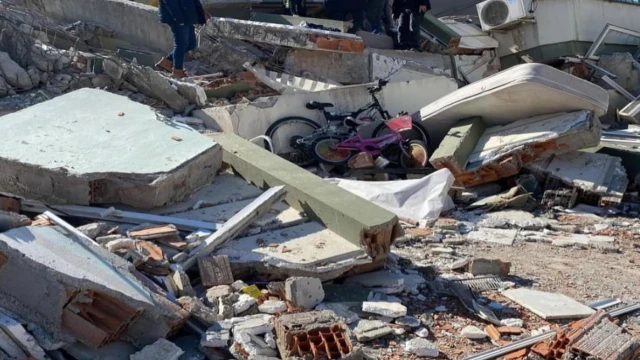 Depremde 130 kişinin öldüğü site için karar çıktı
