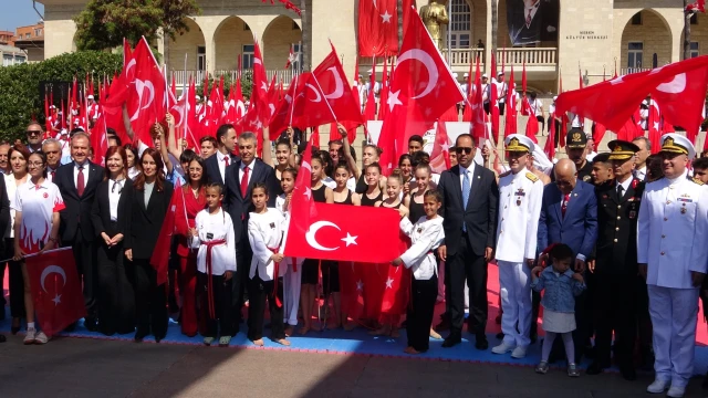 Mersin'de 19 Mayıs coşkuyla kutlandı