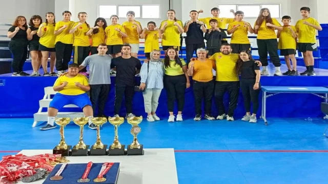 Şampiyon Sporculardan Madalya Yağmuru