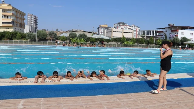 TOROSLAR BELEDİYESİNİN YÜZME KURSLARI 17 HAZİRAN’DA BAŞLIYOR