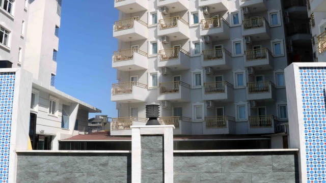 6 katlı otelin kazan dairesinde yangın çıktı, turistler tahliye edildi