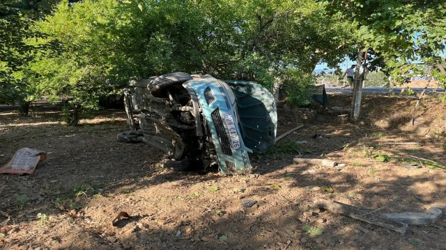 Aydın'da bahçeye devrilen otomobilin sürücüsü alkollü çıktı; 4 yaralı