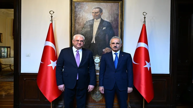 Bakan Uraloğlu, Türkiye'nin Sofya Büyükelçiliği'ni ziyaret etti