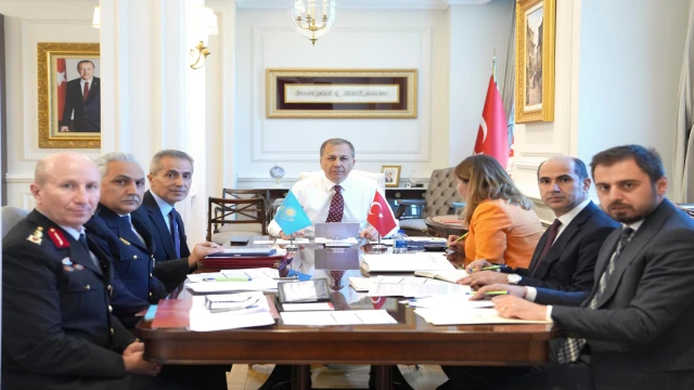 Bakan Yerlikaya, Kazakistanlı mevkidaşı Sadenov ile görüştü