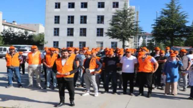 Bolu'da kamu işçilerinden 'zam' protestosu
