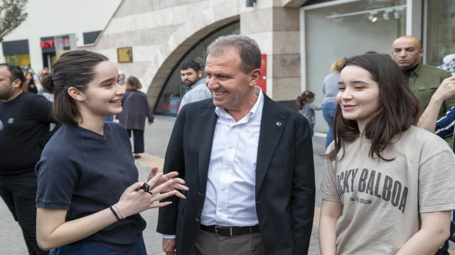 BÜYÜKŞEHİR’İN ÖĞRENİM YARDIMLARI İLE GENÇLER UMUT DOLU