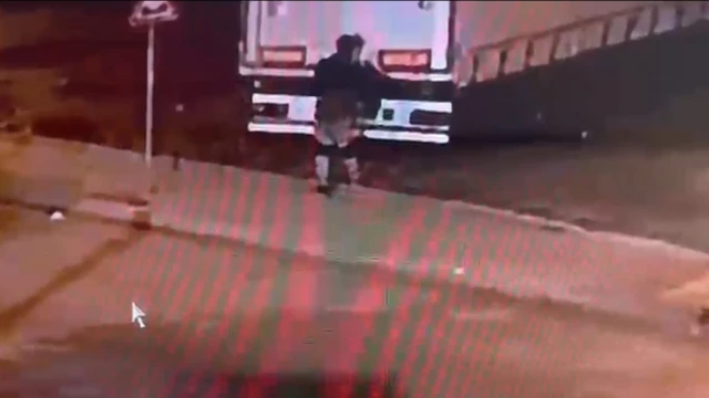 Esenyurt'ta TIR'dan hırsızlık yapan şüpheli dronla takip edilerek yakalandı