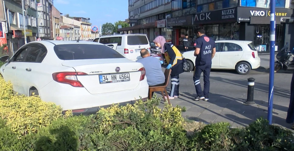 İstanbul- Bayrampaşa'da otomobil 2 araca çarptı; kazada 2 sürücü yaralandı