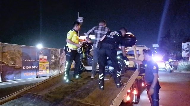 İstanbul - Silivri'de kaza yapan motosiklet polis uygulama noktasına girdi: 5'i polis 6 yaralı
