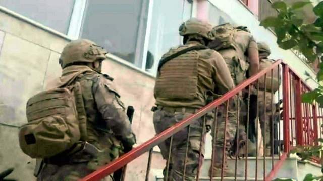 İzmir merkezli 6 ilde FETÖ operasyonu: 40 gözaltı