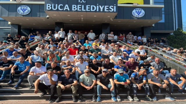 İzmir'de Buca Belediyesi'nde bazı çalışanlar iş bıraktı