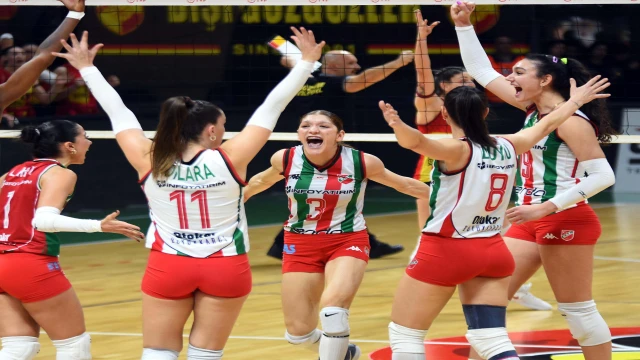 Karşıyaka voleybolda borçları kapattı