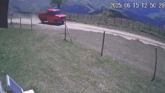 Kayıp olarak aranan 2 kişi, uçuruma yuvarlanan kamyonette ölü bulundu