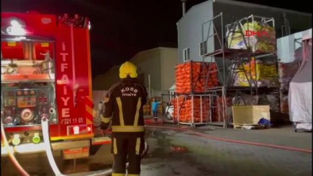 Kayseri'de ahşap fabrikasının silosundaki yangın söndürüldü