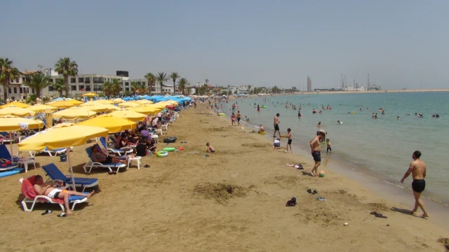 Mersin plajlarında bayram bereketliliği yaşandı