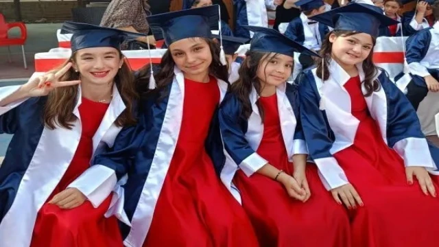 Mersin’de İlkokul Mezuniyet Coşkusu