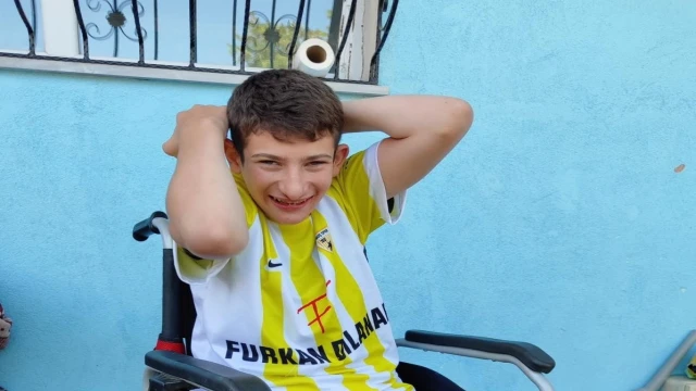 Muşlu Ses Sanatçısı Furkan Dilanar sözünü tuttu