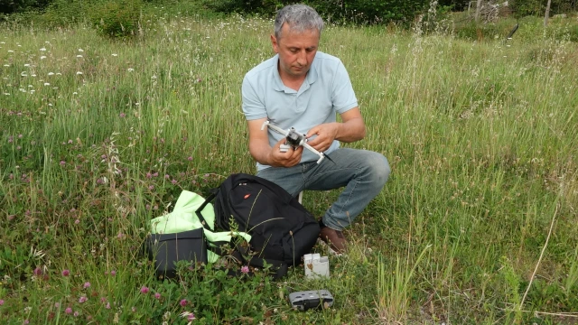 Öğretmenin dron merakı, yatağa bağımlı meslektaşının gözü oldu