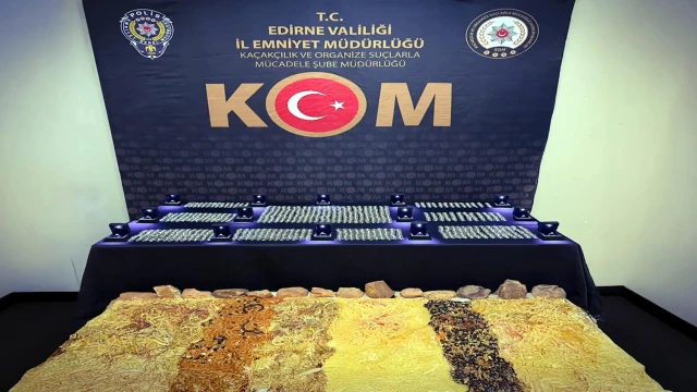 TIR'da 50 milyon TL değerinde kehribar ile pırlanta taşlı yüzükler ele geçirildi