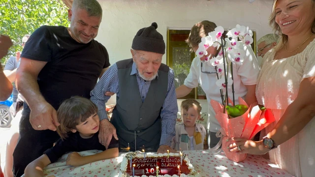 100. yaşını kutladı