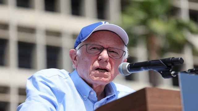 ABD'li Senatör Sanders: "ABD, İsrail'e daha fazla askeri yardım yapmamalı"