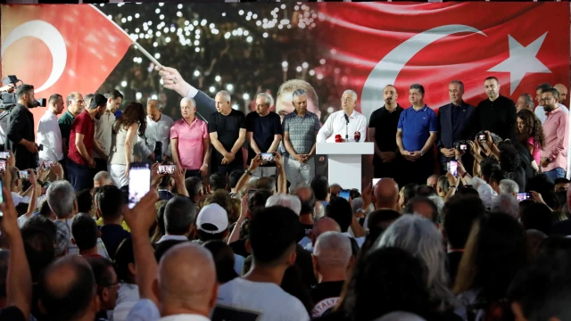 Başkan Böcek'e destek mitingi