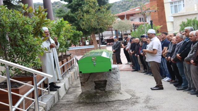 Cezaevinden çıktıktan 2 gün sonra eşini öldürüp intihar etti