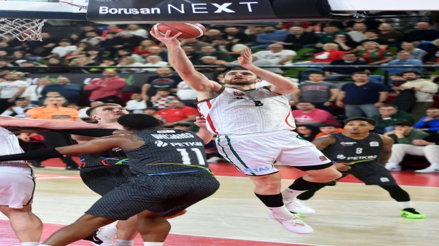 Karşıyaka potasında iki veda daha