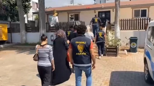 Mersin'de fuhuş operasyonu: 22 şüpheli gözaltına alındı