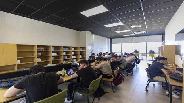 Mersin'de okuma salonları yaz boyunca hizmette