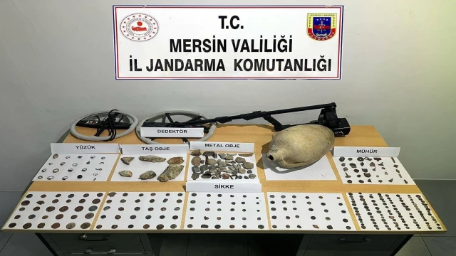 Mersin'de tarihi eser operasyonu: 653 parça obje ele geçirildi