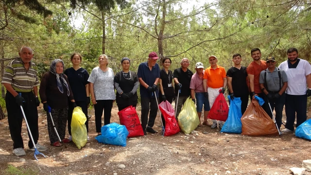 Mersin'de yaşlı bakım merkezi sakinlerinden orman yangınlarına karşı örnek davranış