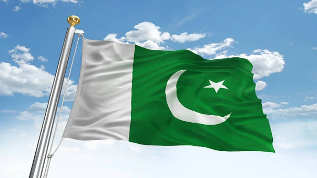 Pakistan’da bina çöktü: 5 ölü