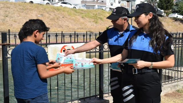 Polisten, geçen yıl 10 kişinin hayatını kaybettiği çay ve kanallarda serinlik için uyarı