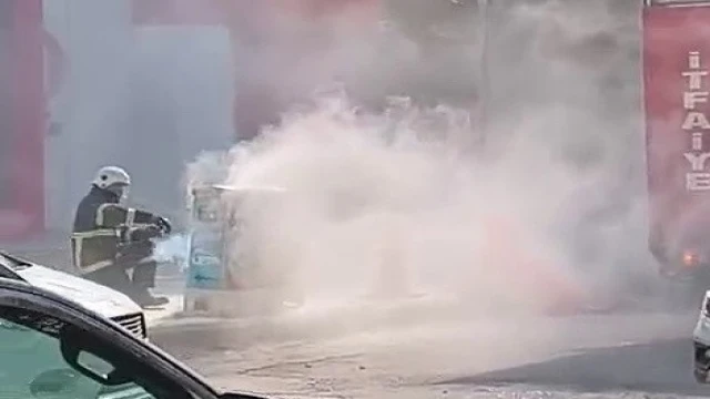 Sıcağa dayanamayan trafo alev aldı