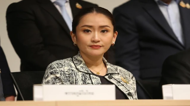 Tayland Başbakanı Shinawatra görevden uzaklaştırıldı