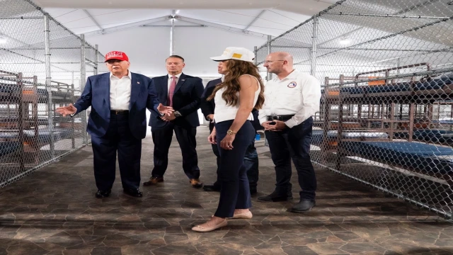 Trump, yeni hapishane 'Timsah Alcatraz'ı gezdi
