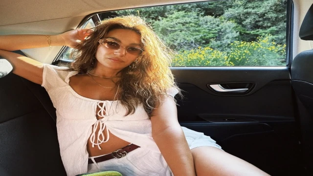 Uzak Şehir’in Nare’si Sahra Şaş tatilde