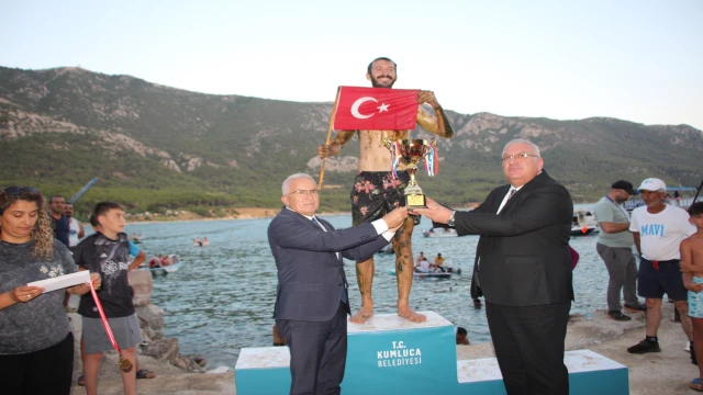 Yağlı direkteki bayrağı 9'uncu defa aldı