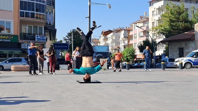 Yaptığı dansla adını rekorlar kitabına yazdırmayı hedefliyor
