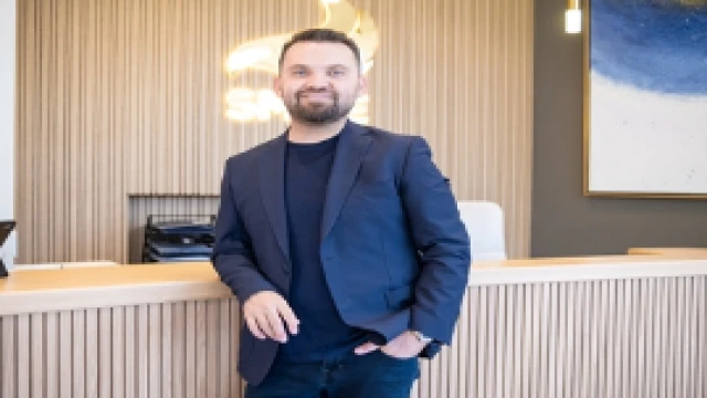 ‘Yaz aylarında saçlarınıza ekstra özen gösterin’