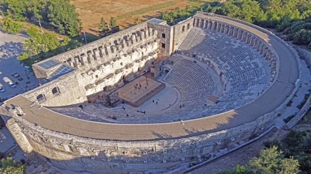 Antalya’ya 105 bin 284 yabancı turist havayoluyla giriş yaptı