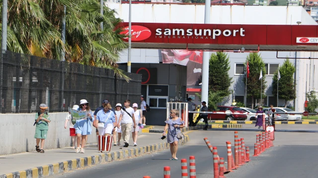 Astoria Grande kruvaziyeri, 1117 yolcusuyla Samsun'da