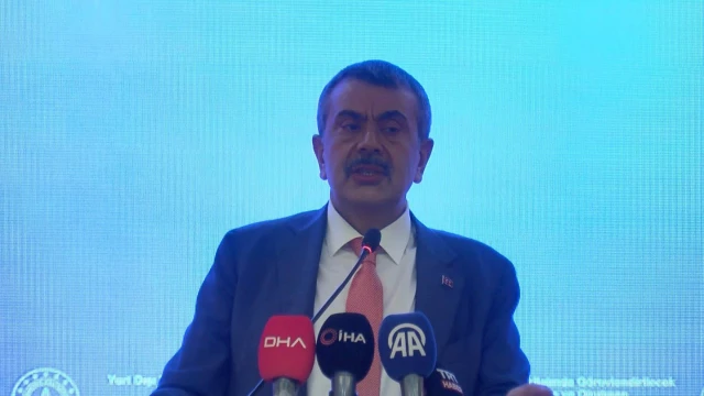 Bakan Tekin: Yabancı dil eğitiminde mantığı değiştirmeliyiz