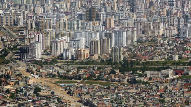 "Binanın çok katlı olması depreme dayanıksız, az katlı olması da sağlam olduğu anlamına gelmez”
