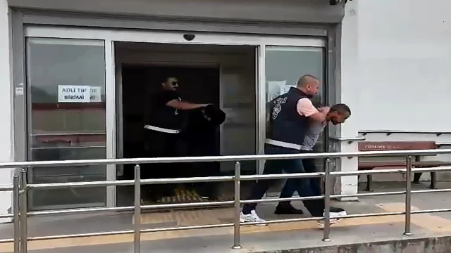 sevgilisinin ailesine silahlı saldırıya giderken yakalandı