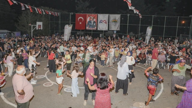 SANAT EKİPLERİ BU YAZ MEVSİMİNE DE DAMGA VURUYOR MERSİN’İN HER YANI BÜYÜKŞEHİR’İN EZGİLERİYLE DOLDU