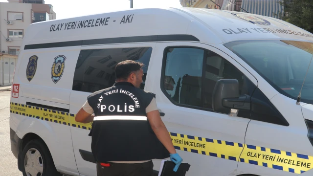 Cezaevinden çıktı, bıçakla eski sevgilisinin evini bastı: 2 yaralı