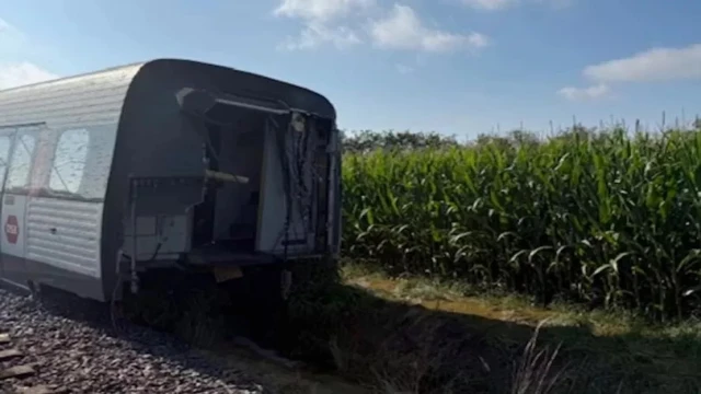 Danimarka'da tren raydan çıktı: 1 ölü, 27 yaralı